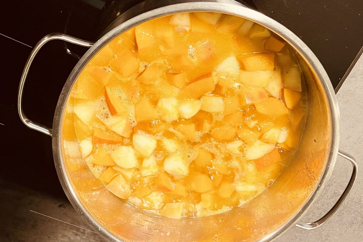 Topf mit Suppe