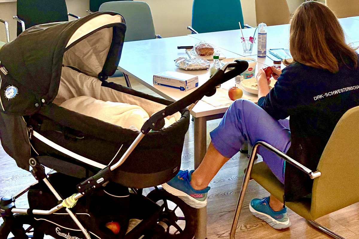 Die Pflege mit dem Geschenkten Kinderwagen im direkten Einsatz 